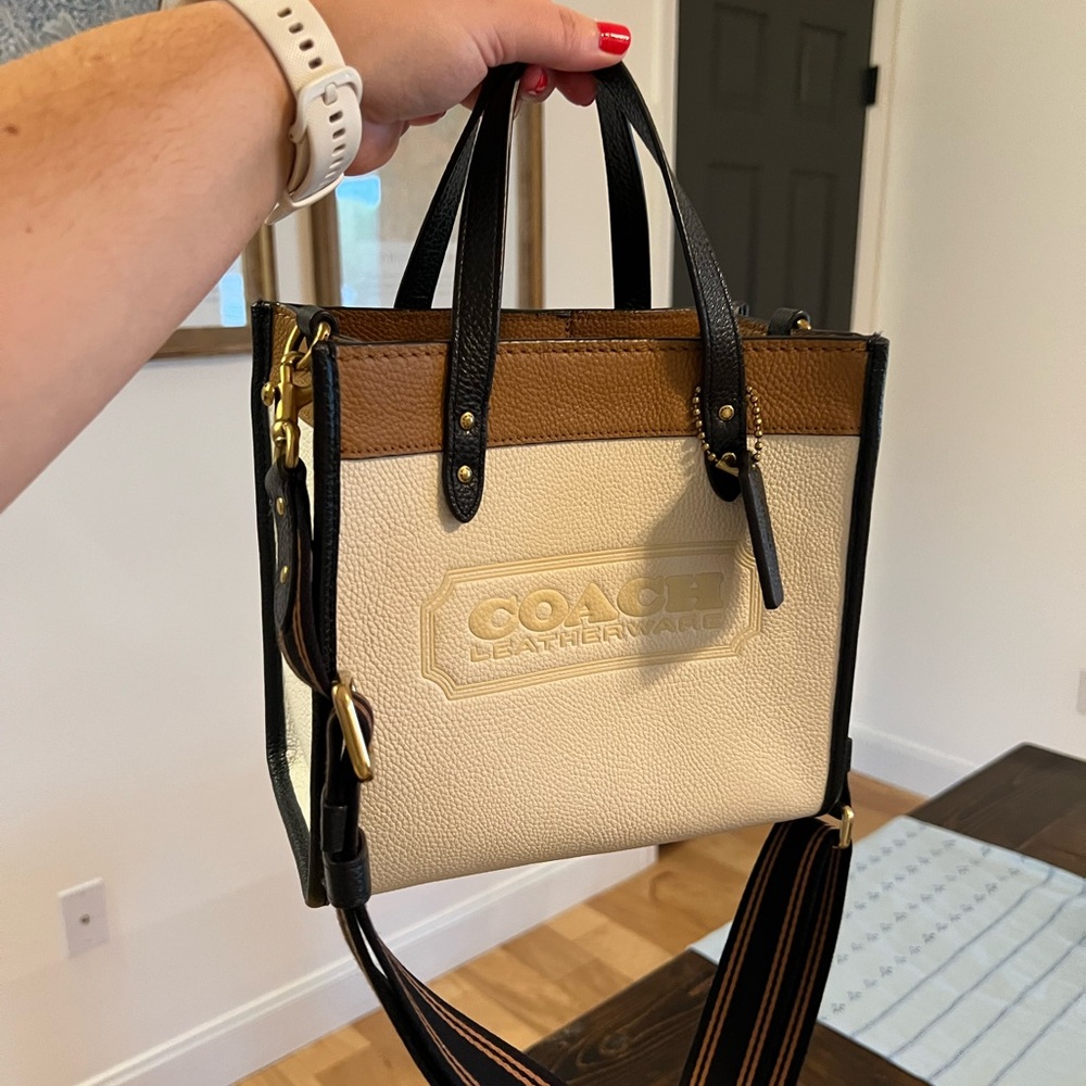 Coach Field Tote 22